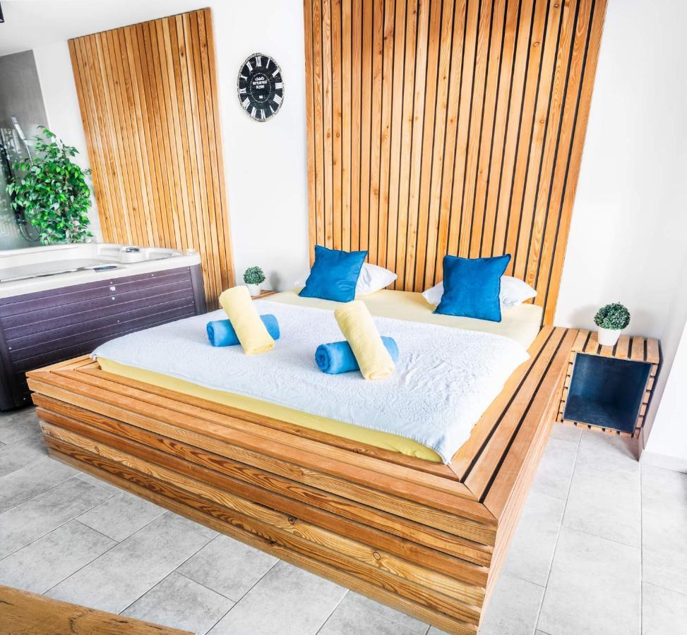 Apartamento Sunrise Banovci Exterior foto