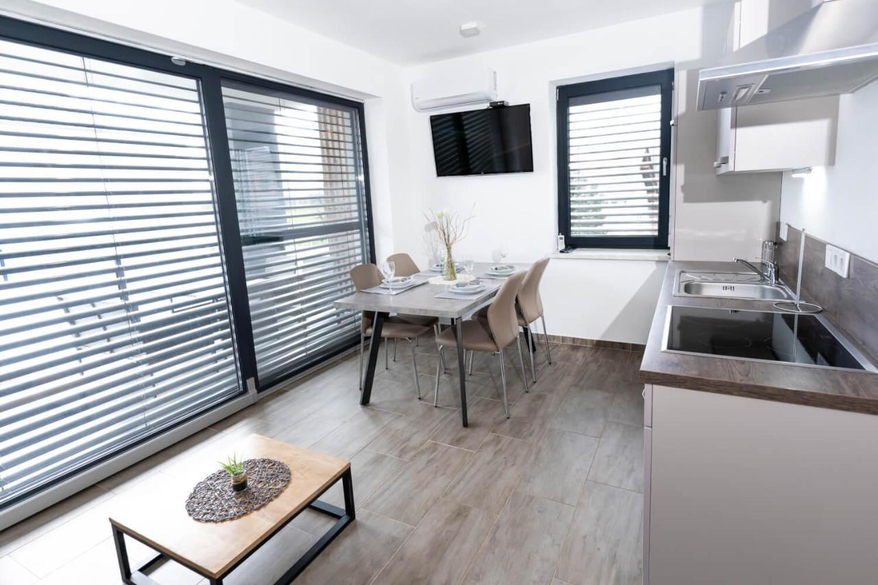 Apartamento Sunrise Banovci Exterior foto