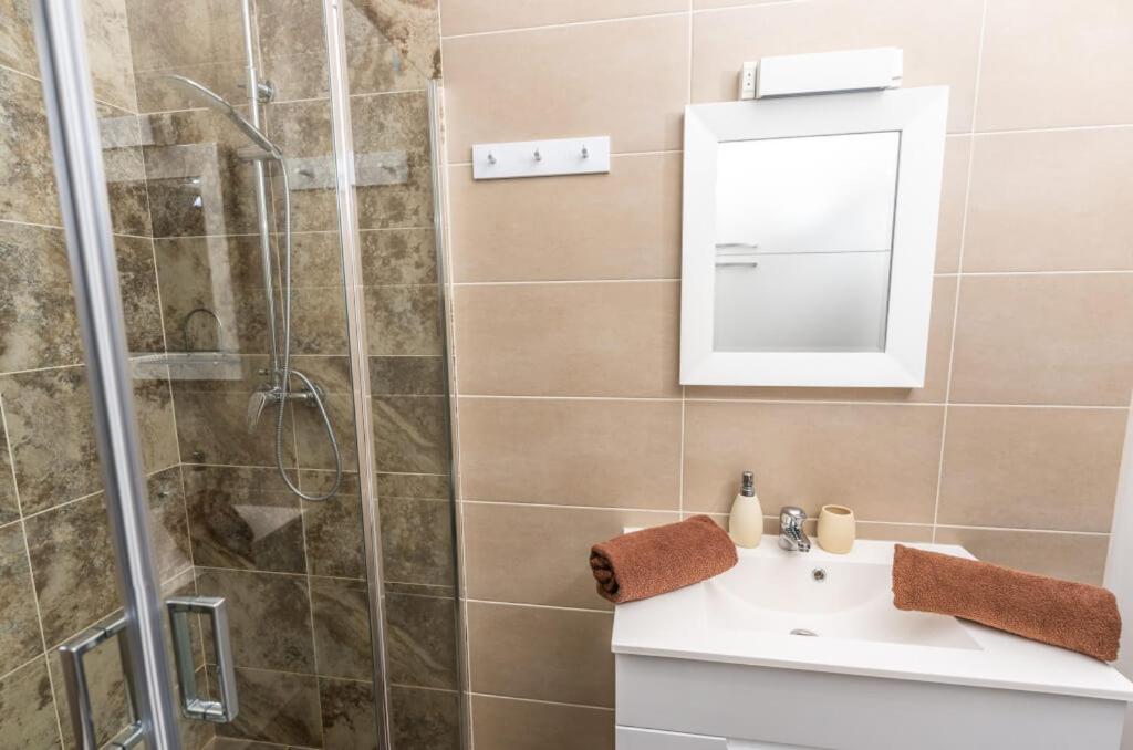 Apartamento Sunrise Banovci Exterior foto